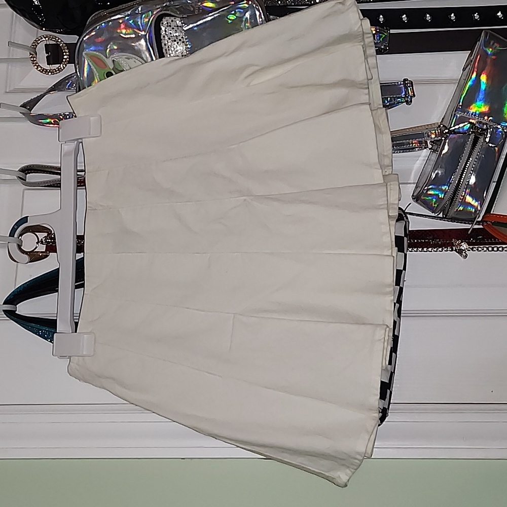 Cream white velvet pleated skirt nwt